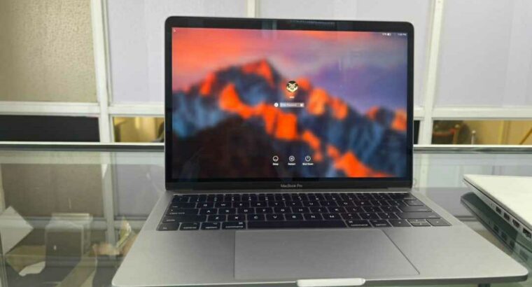 MacBook pro core i5 2017