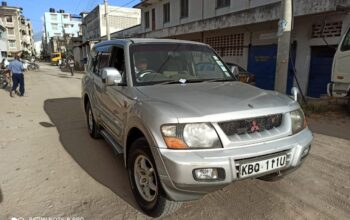 MITSUBISHI PAJERO