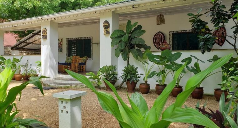 FOR SALE: 2 BEDROOM BUNGALOW(ON A 1/4 ACRE LAND) & 50 METRES FROM THE BEACH-WATAMU/KILIFI