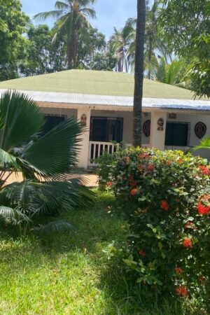 FOR SALE: 2 BEDROOM BUNGALOW(ON A 1/4 ACRE LAND) & 50 METRES FROM THE BEACH-WATAMU/KILIFI