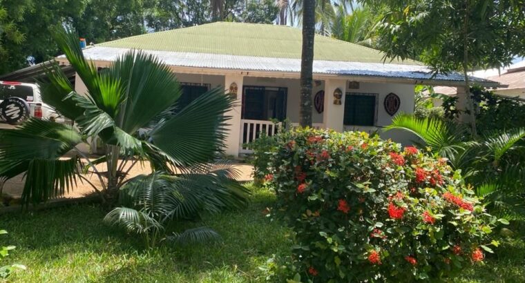 FOR SALE: 2 BEDROOM BUNGALOW(ON A 1/4 ACRE LAND) & 50 METRES FROM THE BEACH-WATAMU/KILIFI