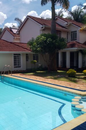 FOR SALE: 4 BEDROOMS MANSION, RUNDA ESTATE(ON 1/2 ACRE LAND)